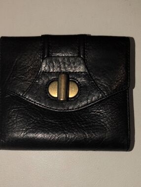 Black Leather Women’s Compact Wallet with Turn-Lock By Kenneth Cole New York